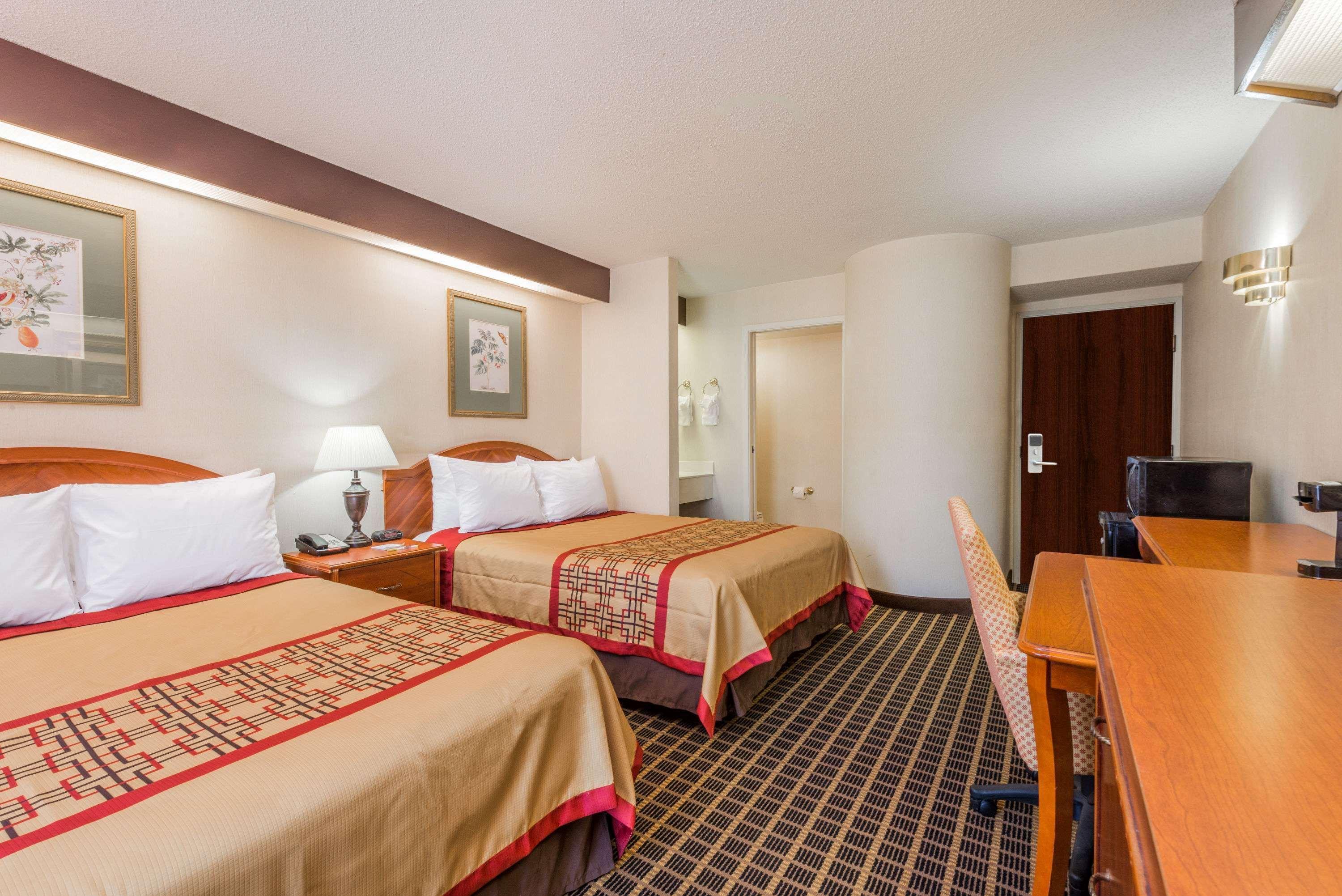 Days Inn By Wyndham Yadkinville Extérieur photo