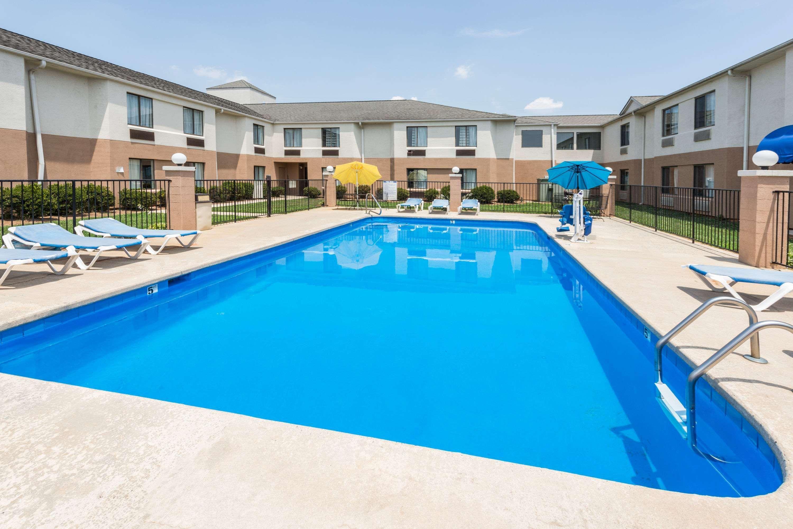Days Inn By Wyndham Yadkinville Extérieur photo