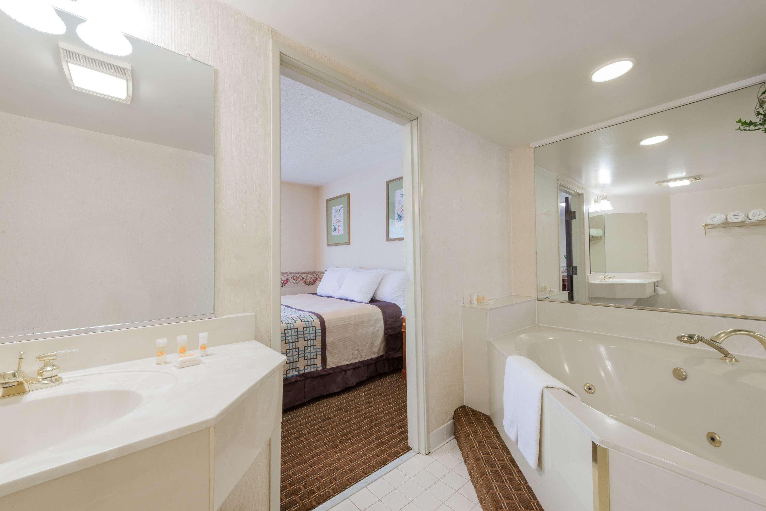 Days Inn By Wyndham Yadkinville Extérieur photo