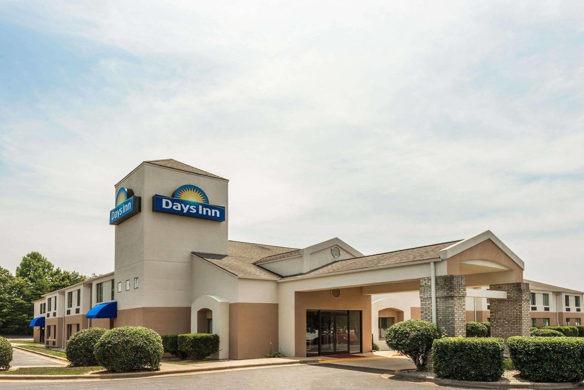 Days Inn By Wyndham Yadkinville Extérieur photo